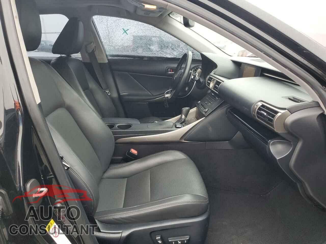 LEXUS IS 2015 - JTHBF1D20F5055843