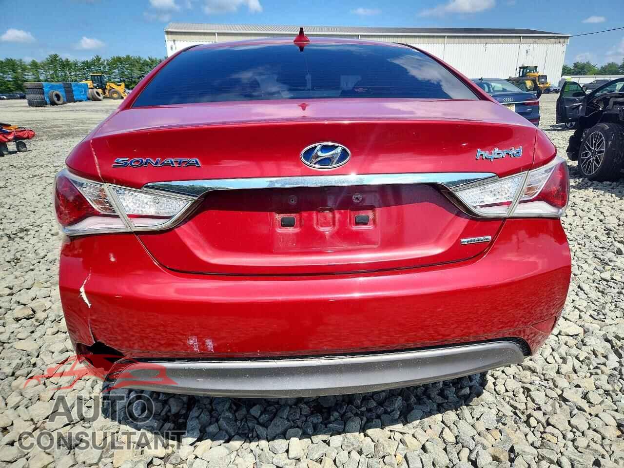 HYUNDAI SONATA 2013 - KMHEC4A42DA098000