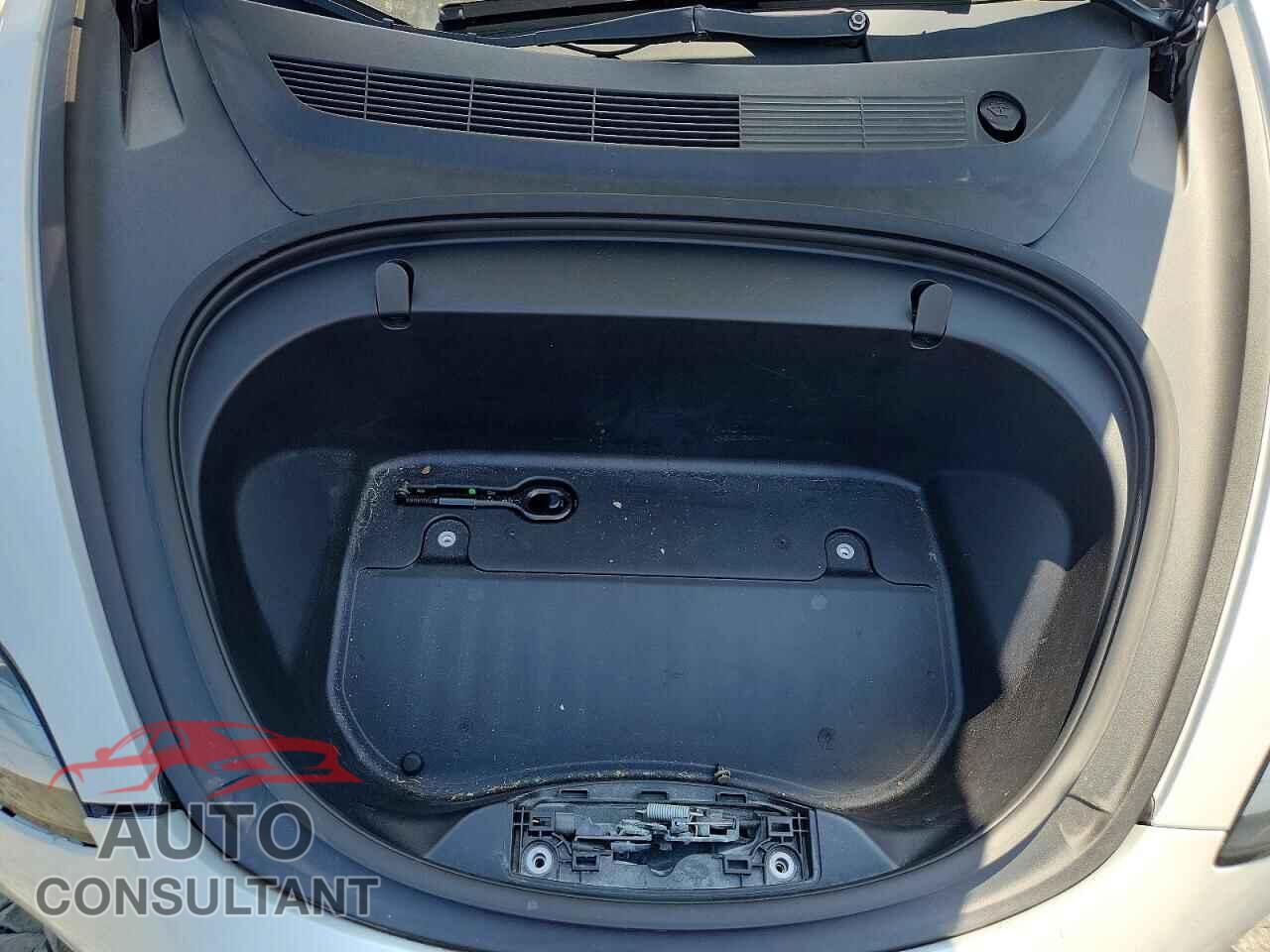 TESLA MODEL 3 2019 - 5YJ3E1EA7KF402365