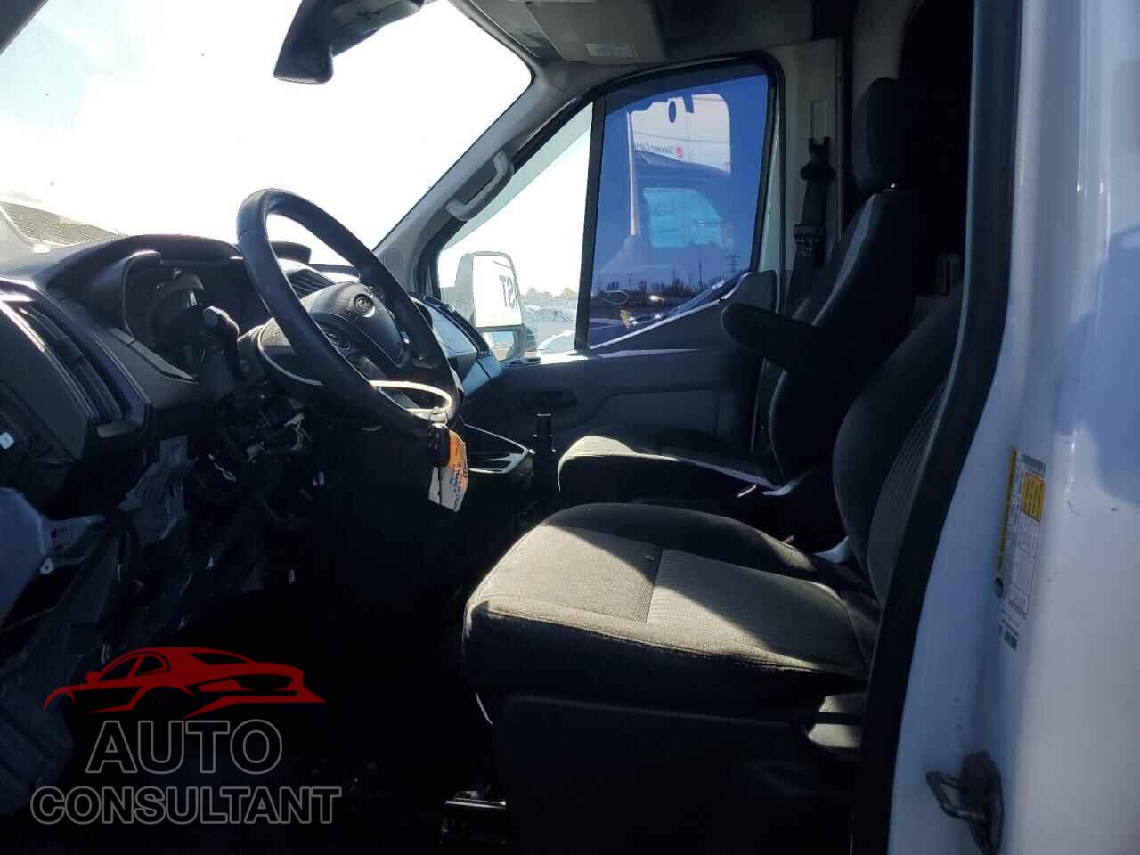 FORD TRANSIT 2018 - 1FTYR2CM8JKB24476