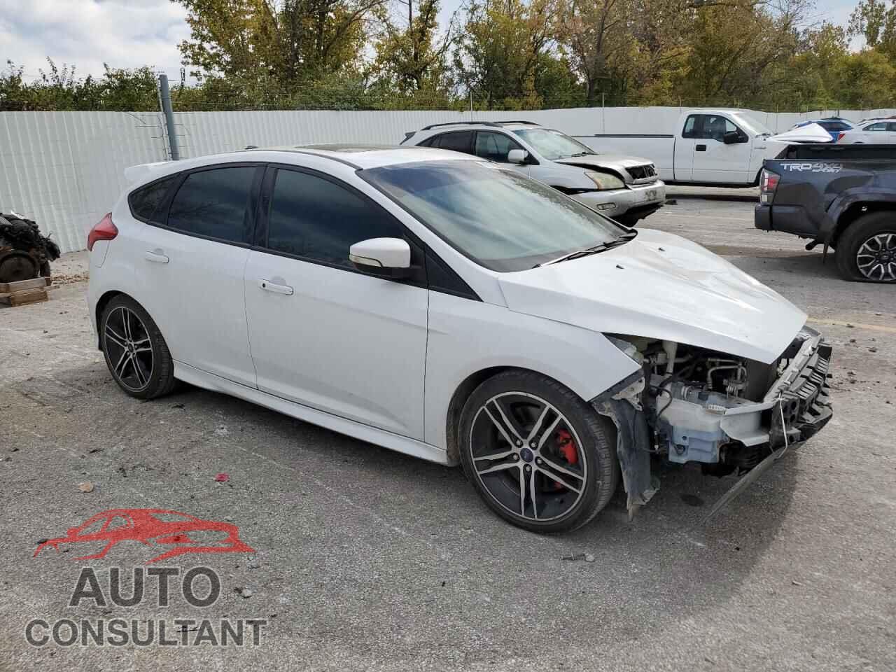 FORD FOCUS 2016 - 1FADP3L96GL310435