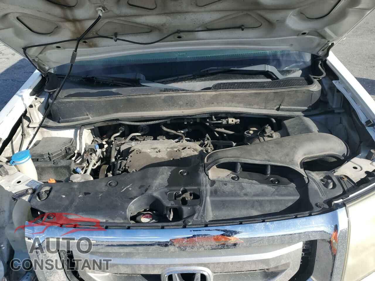 HONDA PILOT 2011 - 5FNYF4H44BB030221