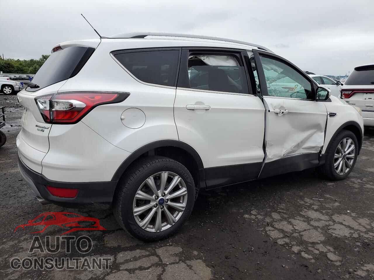 FORD ESCAPE 2017 - 1FMCU9J96HUB37575