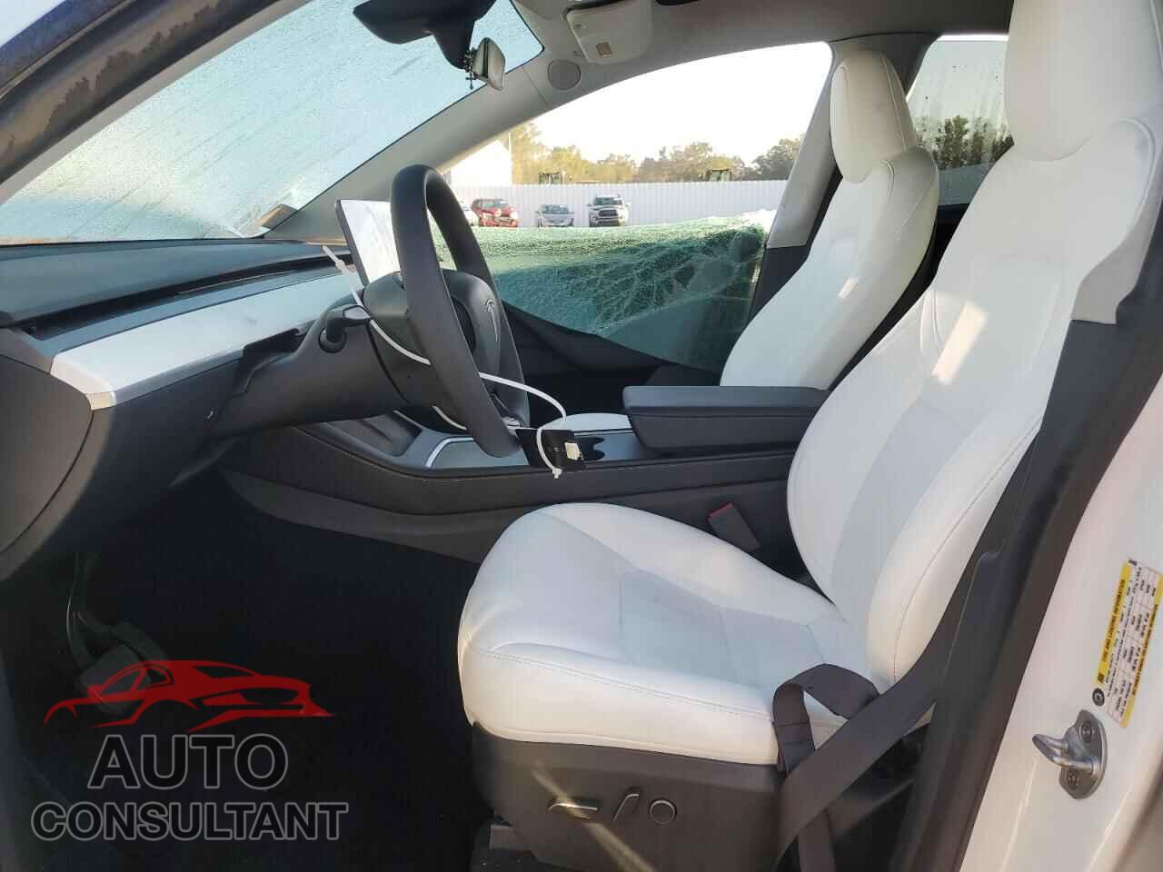 TESLA MODEL Y 2024 - 7SAYGDED6RF044698