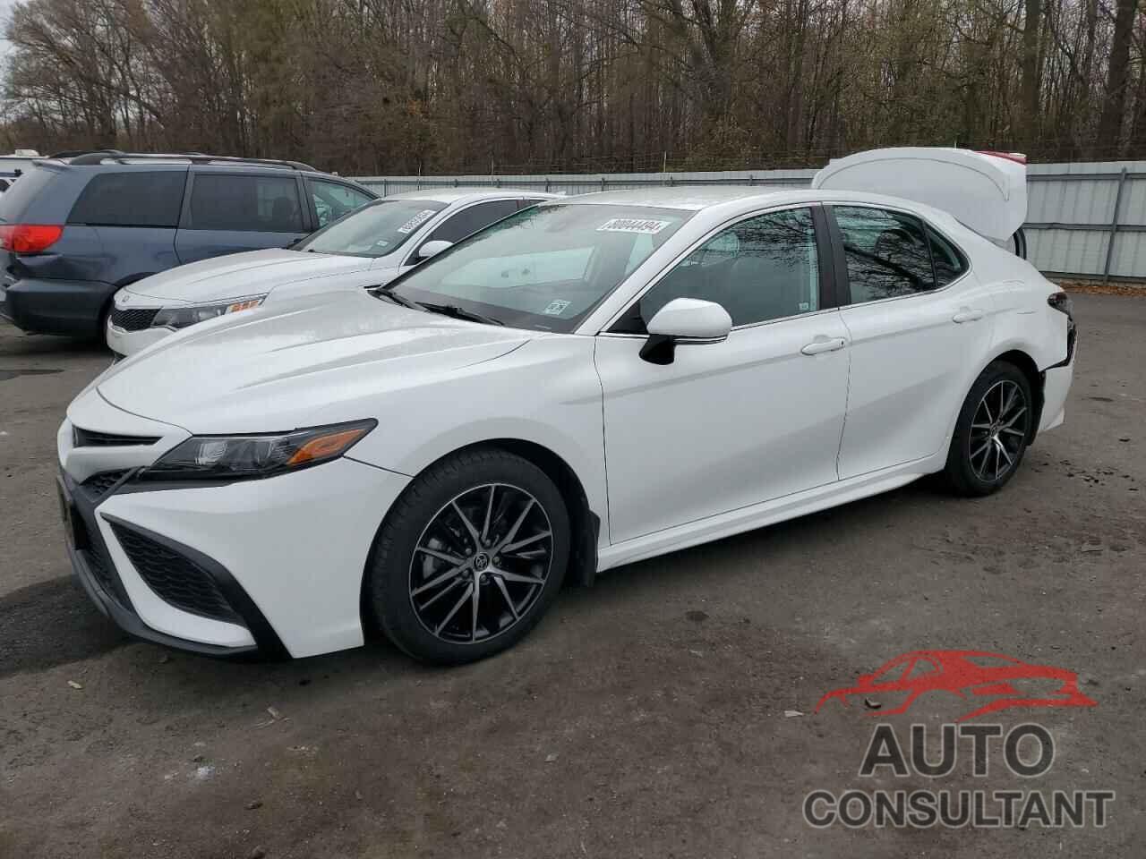 TOYOTA CAMRY 2022 - 4T1G11AK7NU632975