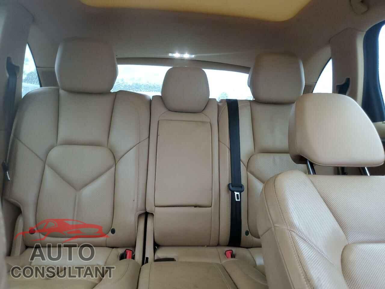 PORSCHE CAYENNE 2016 - WP1AB2A25GLA94006