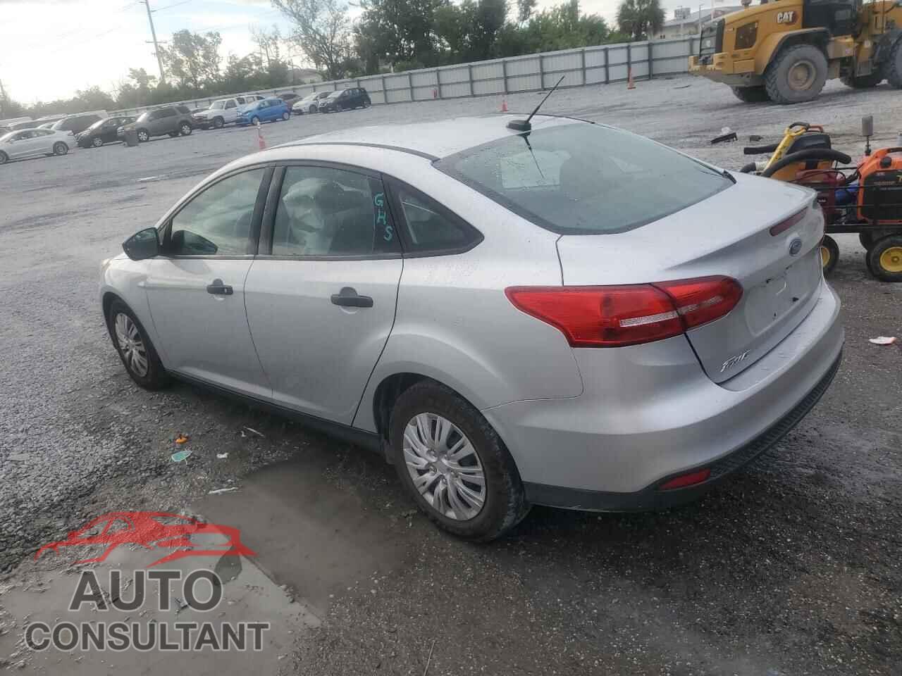 FORD FOCUS 2017 - 1FADP3E22HL228185