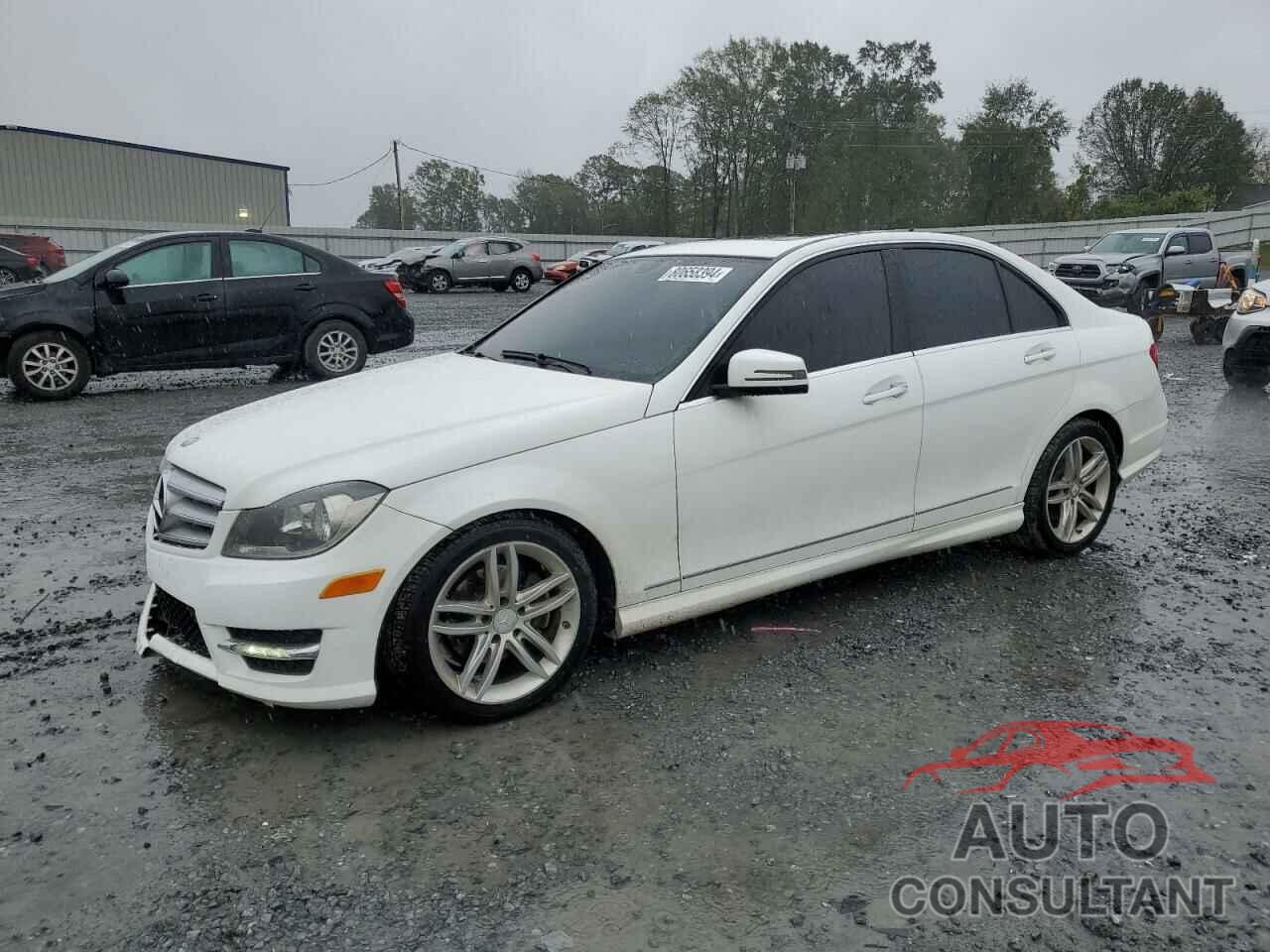 MERCEDES-BENZ C-CLASS 2013 - WDDGF4HB6DR272568