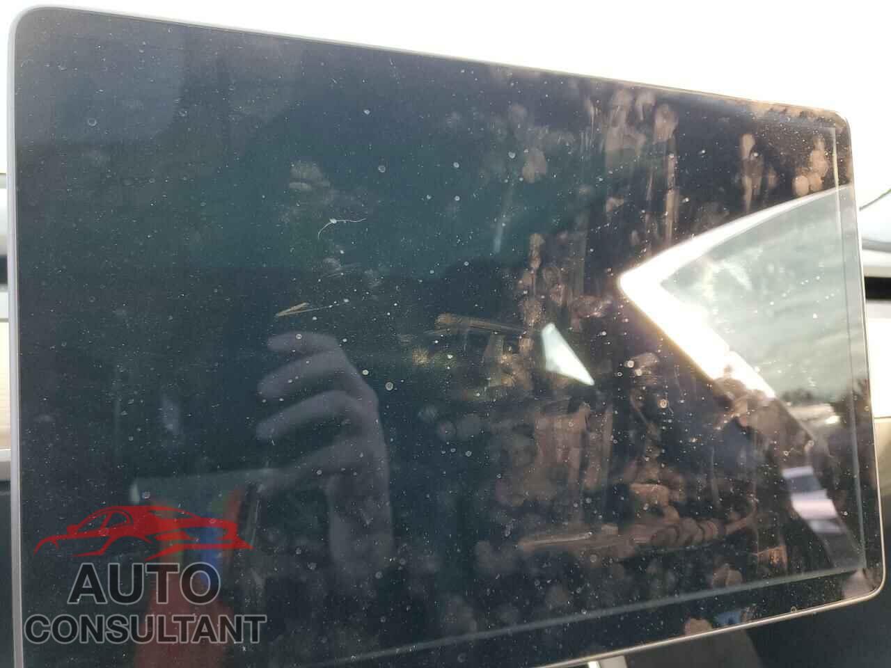 TESLA MODEL 3 2019 - 5YJ3E1EB8KF453026