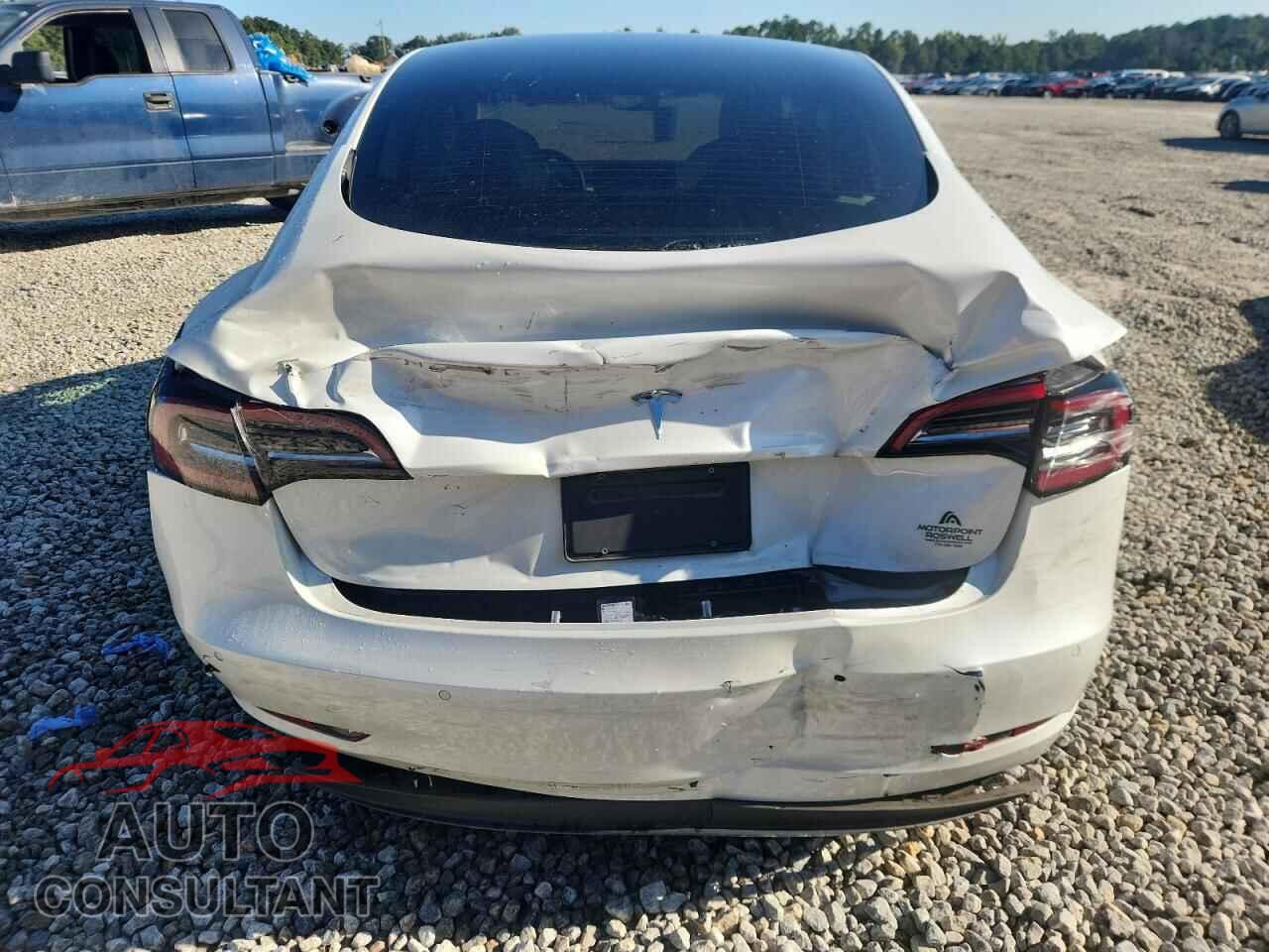 TESLA MODEL 3 2022 - 5YJ3E1EA0NF111095