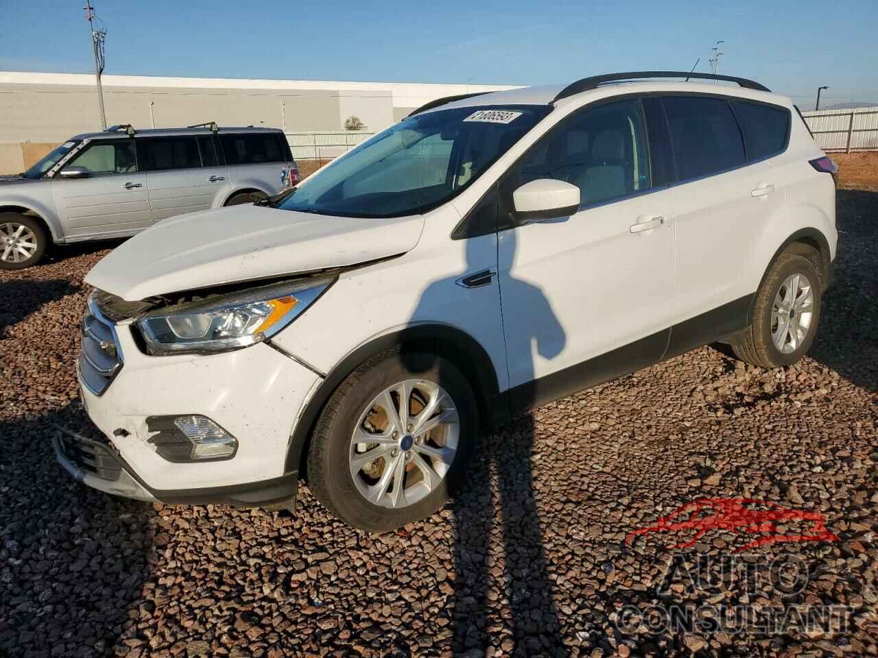 FORD ESCAPE 2017 - 1FMCU0GD0HUD54689