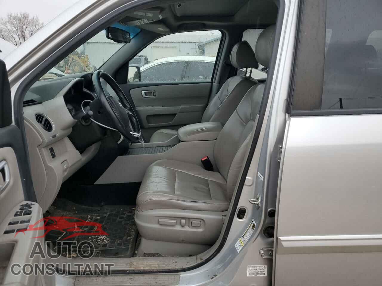 HONDA PILOT 2011 - 5FNYF4H74BB105672