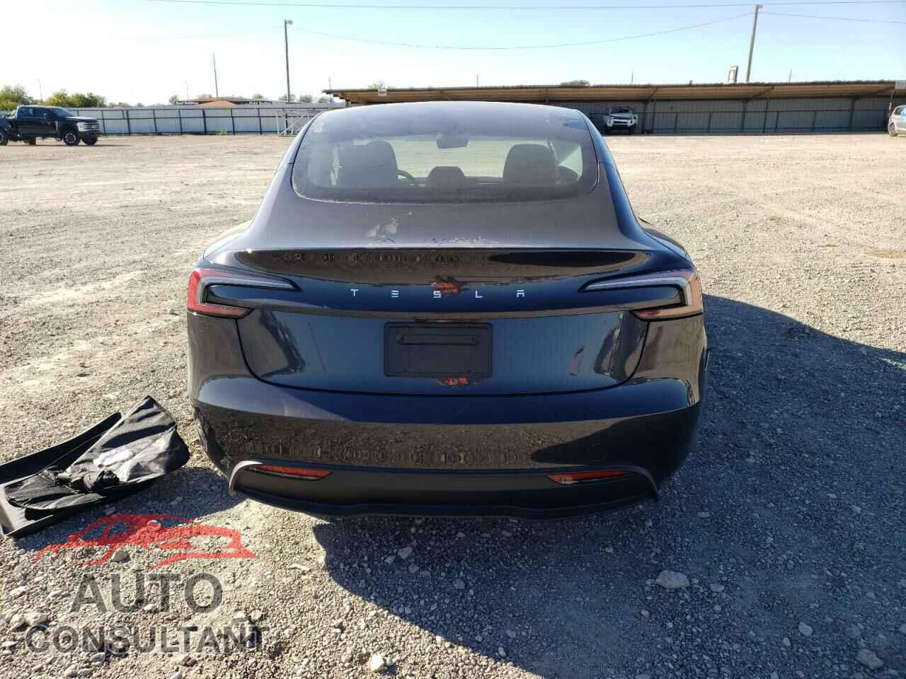 TESLA MODEL 3 2024 - 5YJ3E1EA5RF863297
