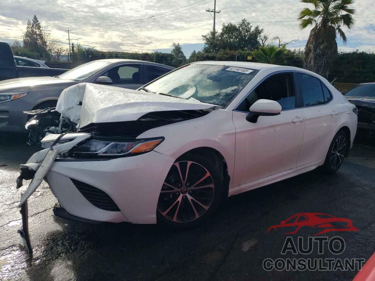 TOYOTA CAMRY 2018 - 4T1B11HK9JU119527