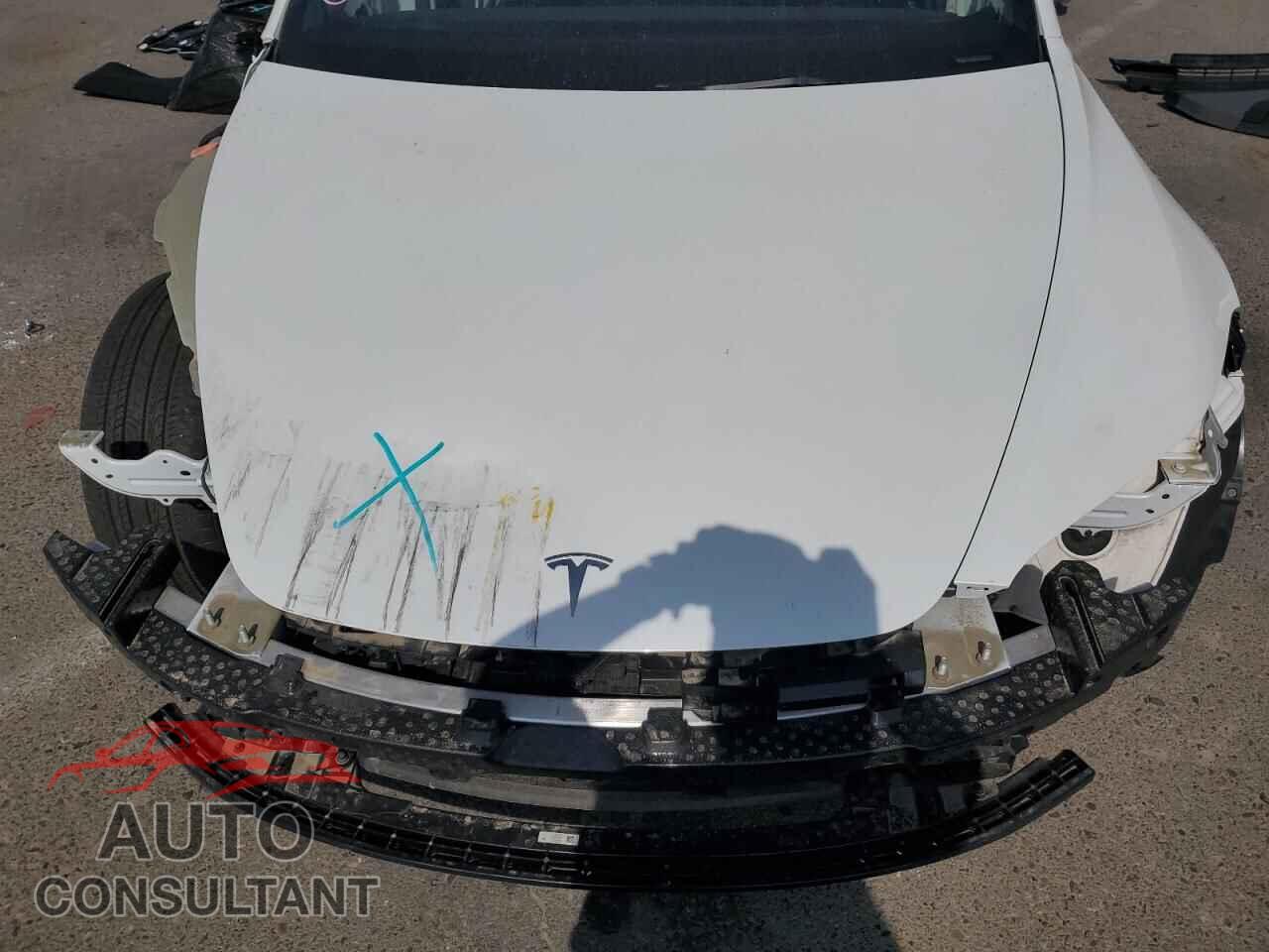 TESLA MODEL 3 2024 - 5YJ3E1EA6RF855709