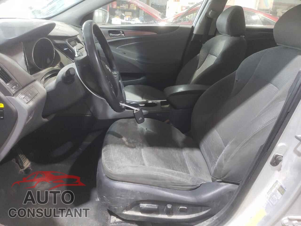 HYUNDAI SONATA 2012 - KMHEC4A40CA043673