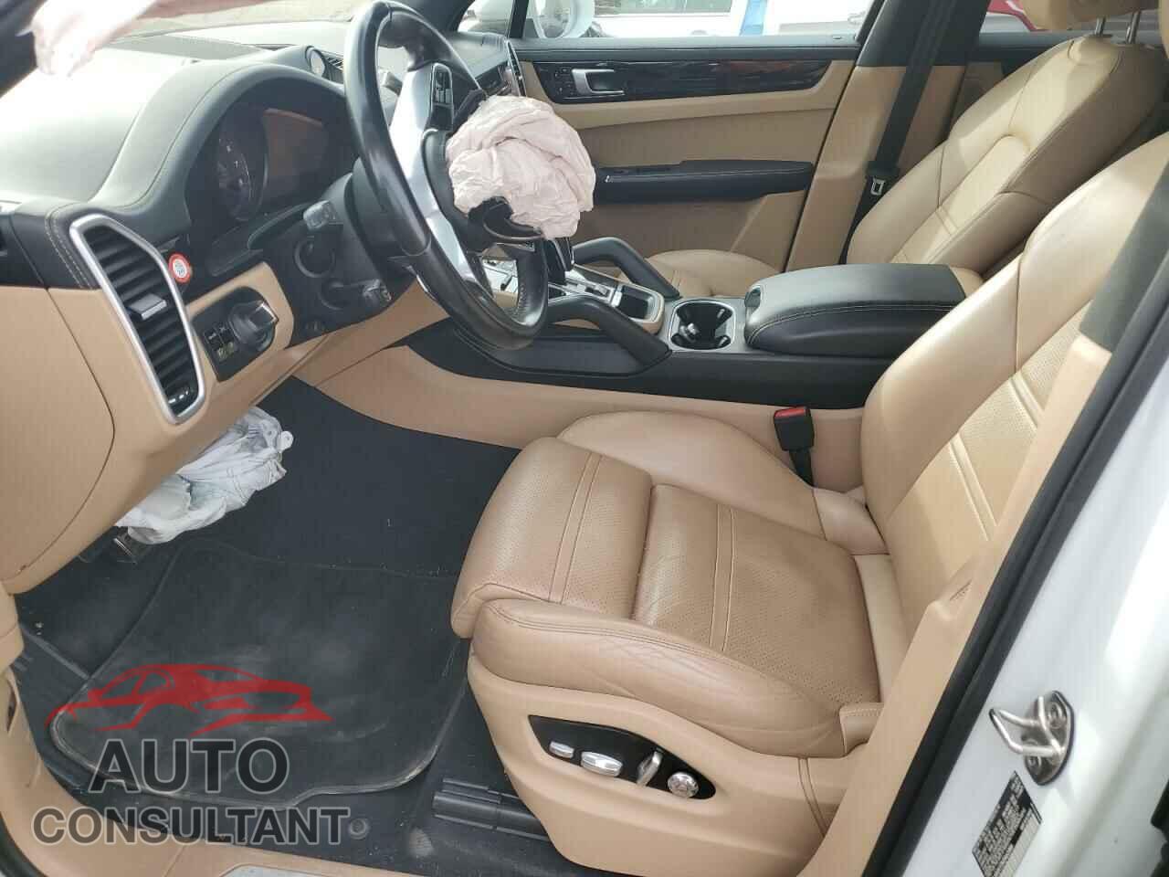 PORSCHE CAYENNE 2019 - WP1AB2AY3KDA62386