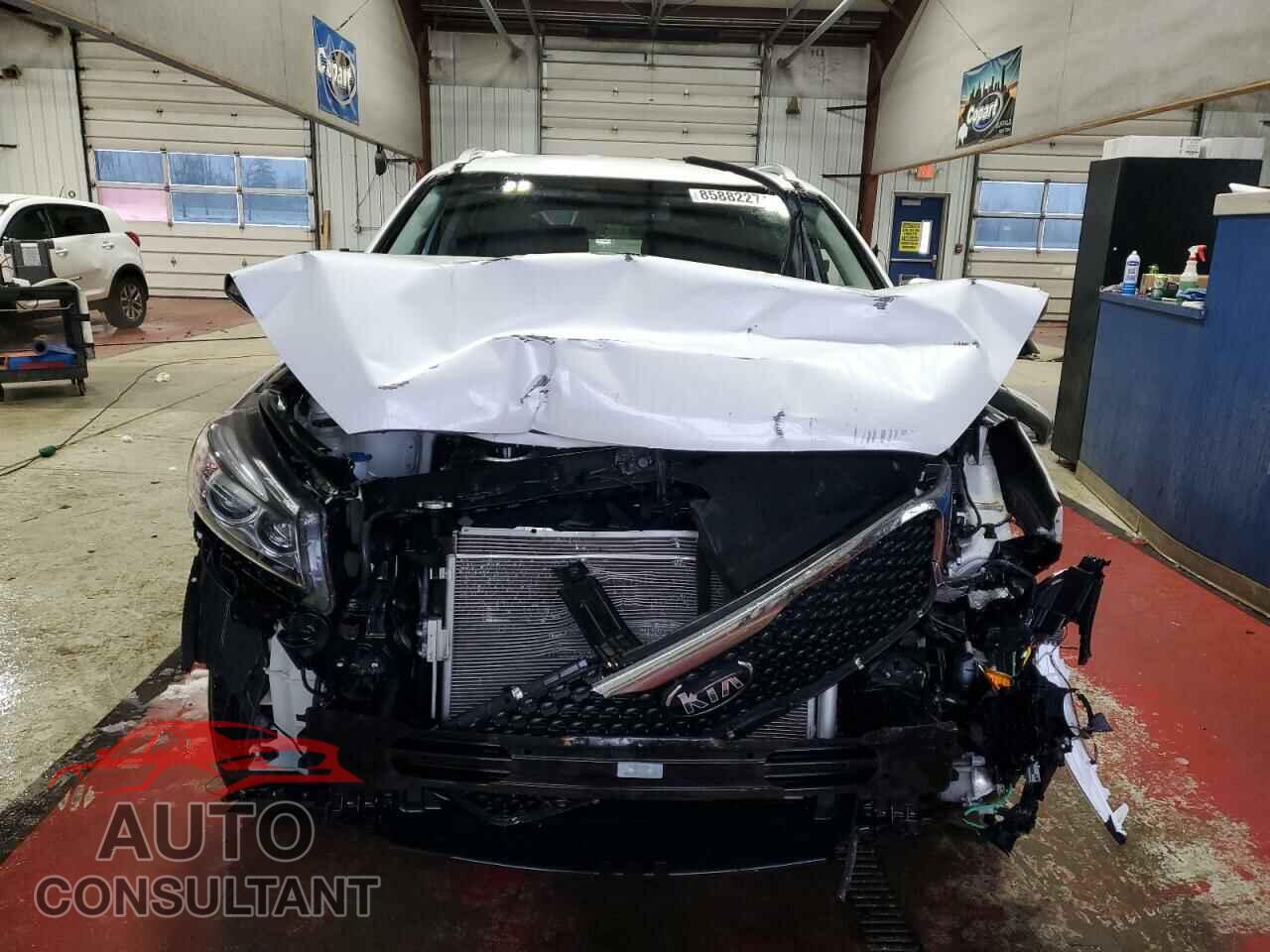 KIA SORENTO 2018 - 5XYPGDA37JG372330