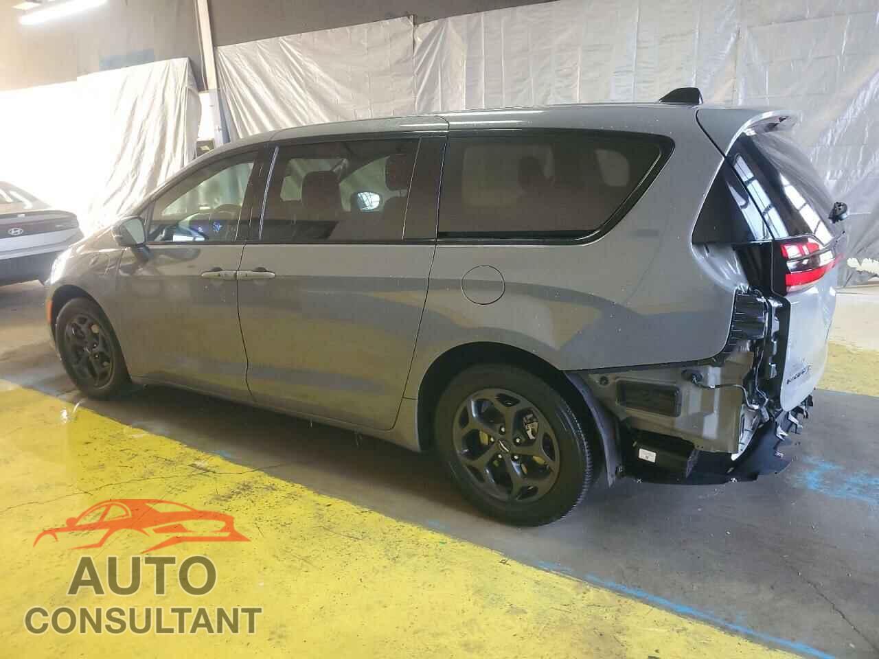 CHRYSLER PACIFICA 2023 - 2C4RC1L79PR501577