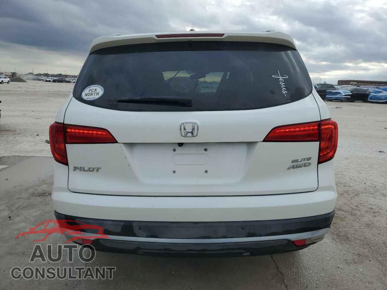 HONDA PILOT 2017 - 5FNYF6H03HB063437