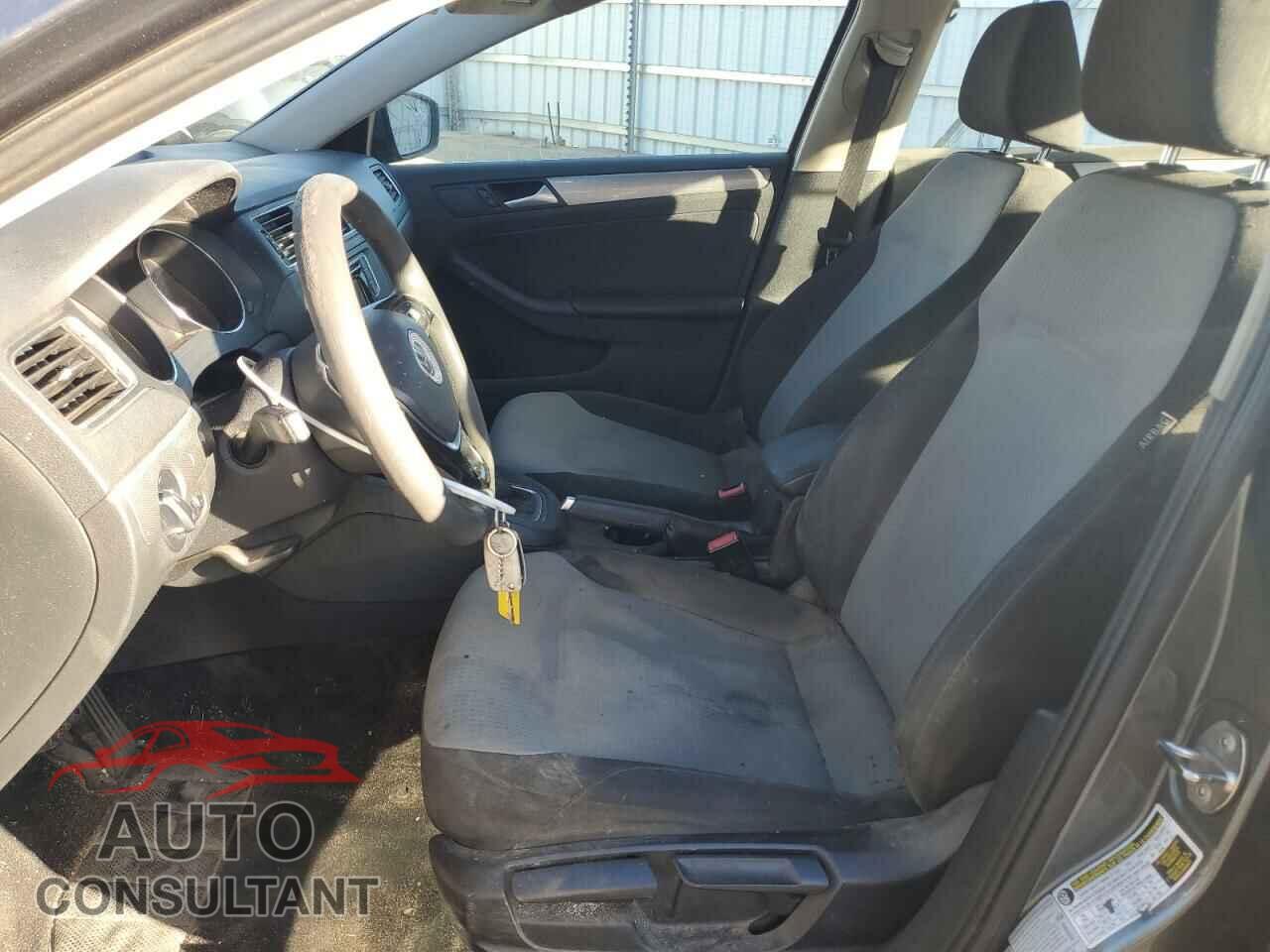 VOLKSWAGEN JETTA 2017 - 3VW2B7AJ8HM331434