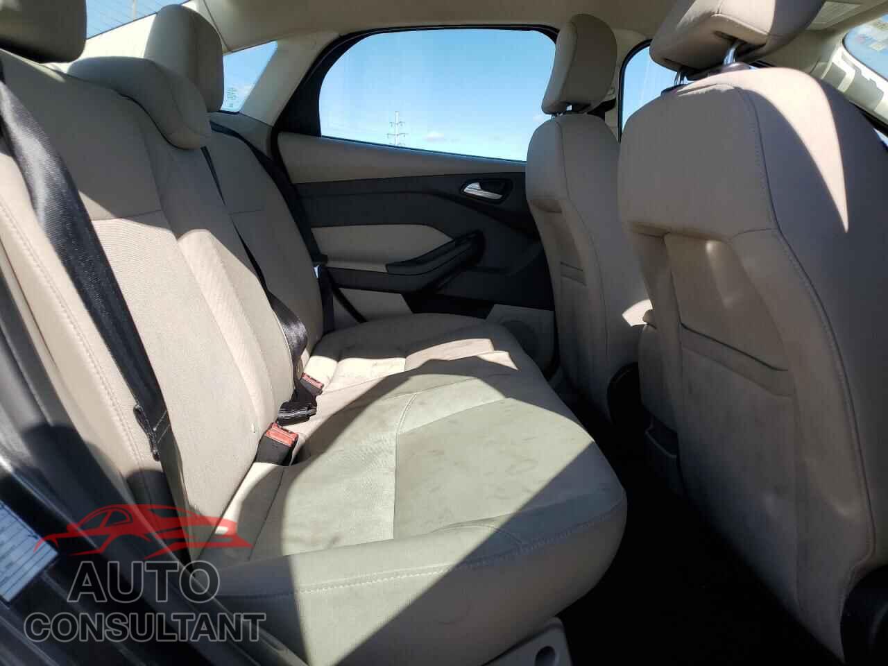 FORD FOCUS 2017 - 1FADP3F28HL225614