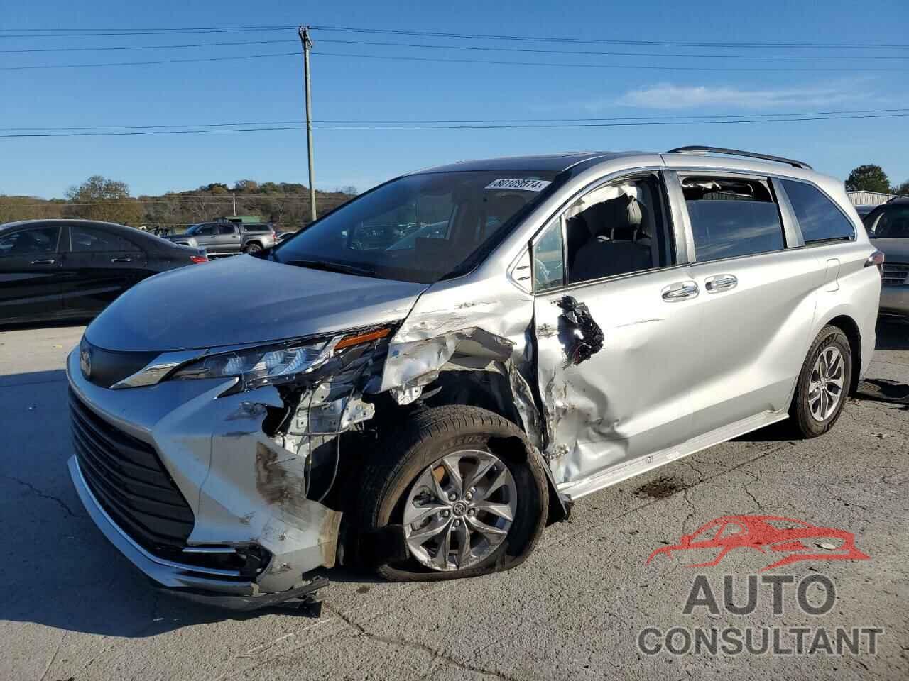 TOYOTA SIENNA 2021 - 5TDJRKEC5MS034320