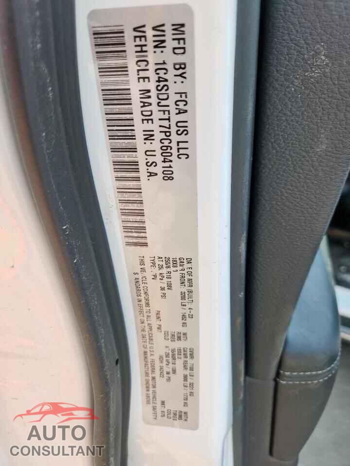 DODGE DURANGO 2023 - 1C4SDJFT7PC604108