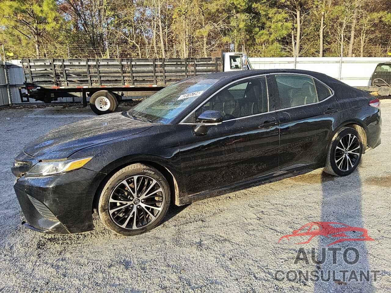 TOYOTA CAMRY 2018 - 4T1B11HK0JU652852