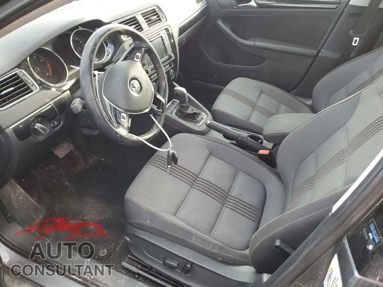 VOLKSWAGEN JETTA 2017 - 3VWDB7AJ9HM231268