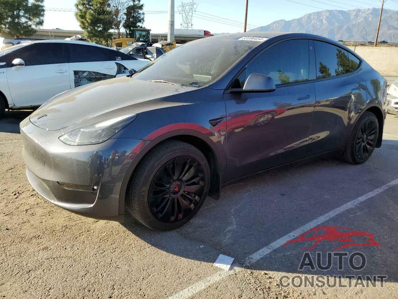 TESLA MODEL Y 2023 - 7SAYGAEEXPF739061