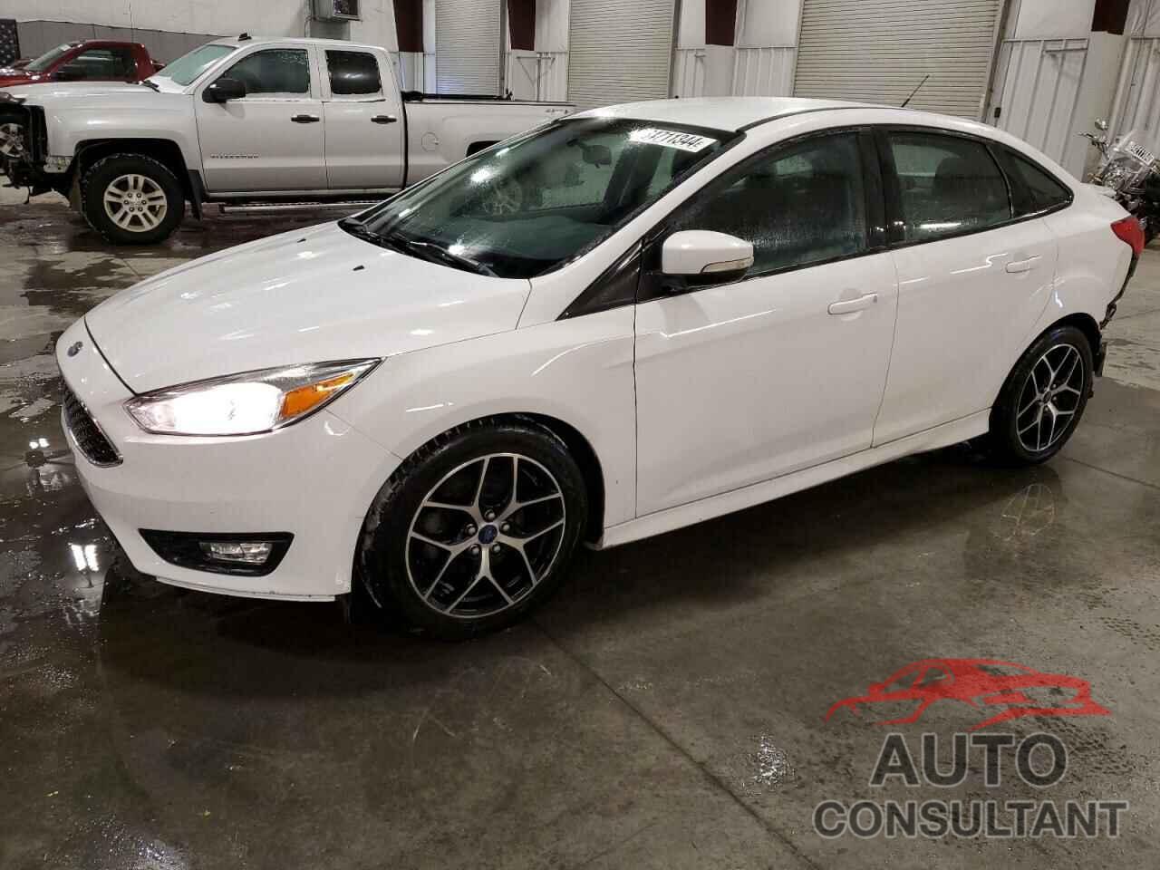 FORD FOCUS 2015 - 1FADP3F25FL219024