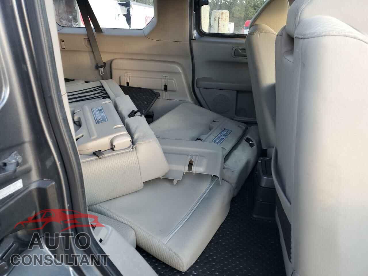 HONDA ELEMENT 2011 - 5J6YH1H70BL002930