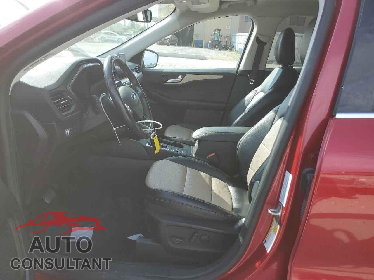FORD ESCAPE 2021 - 1FMCU9J96MUA10559