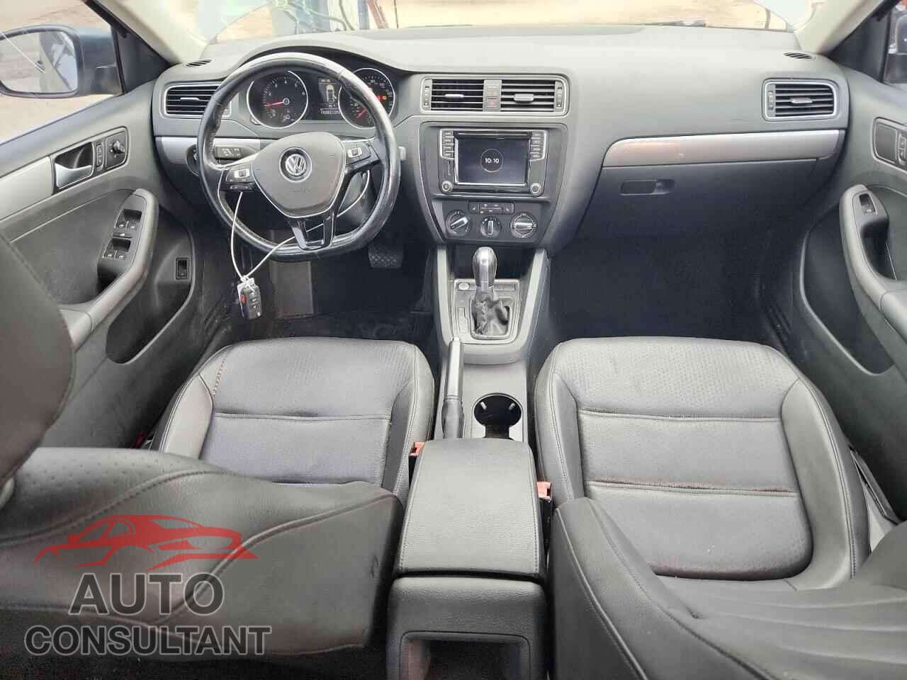 VOLKSWAGEN JETTA 2017 - 3VWDB7AJ8HM205177