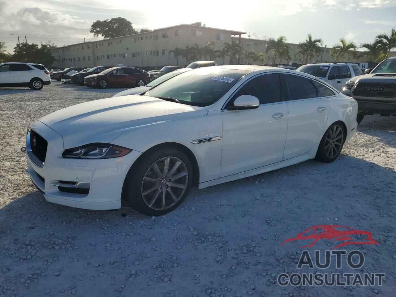 JAGUAR XJ 2018 - SAJWA1C77J8W14750