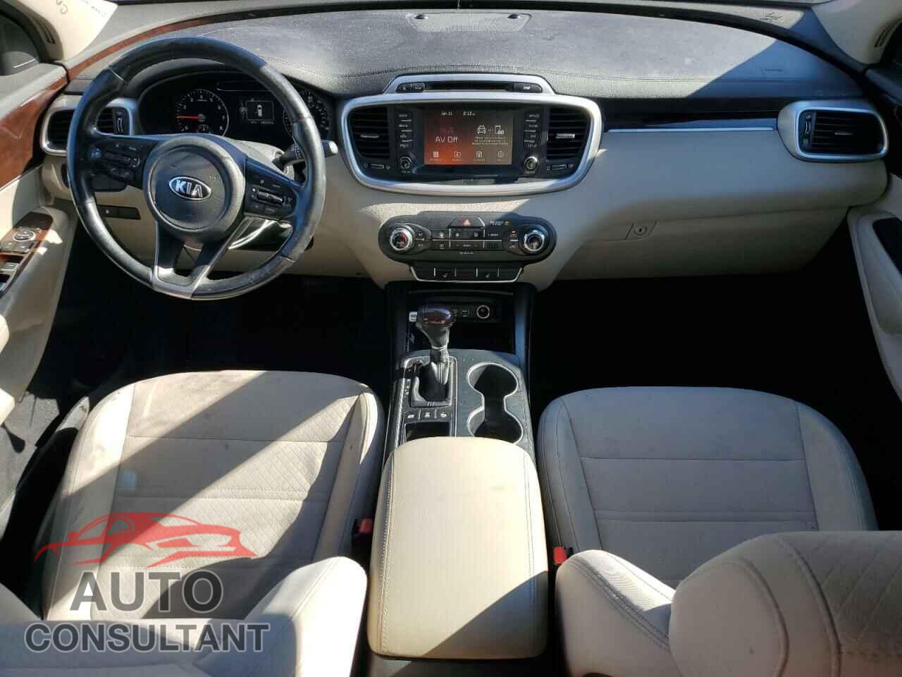 KIA SORENTO 2018 - 5XYPGDA38JG424953