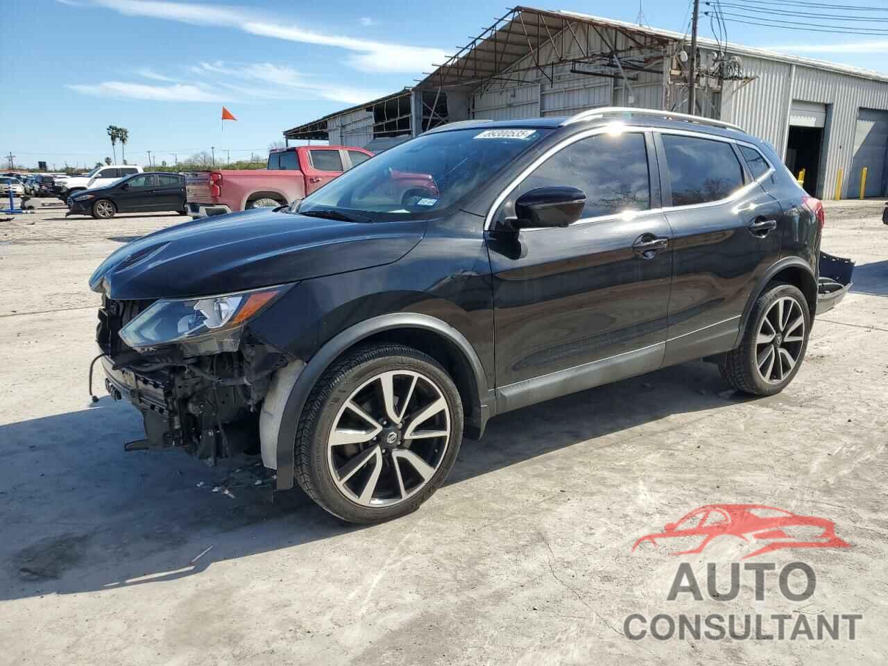NISSAN ROGUE 2018 - JN1BJ1CP0JW102811