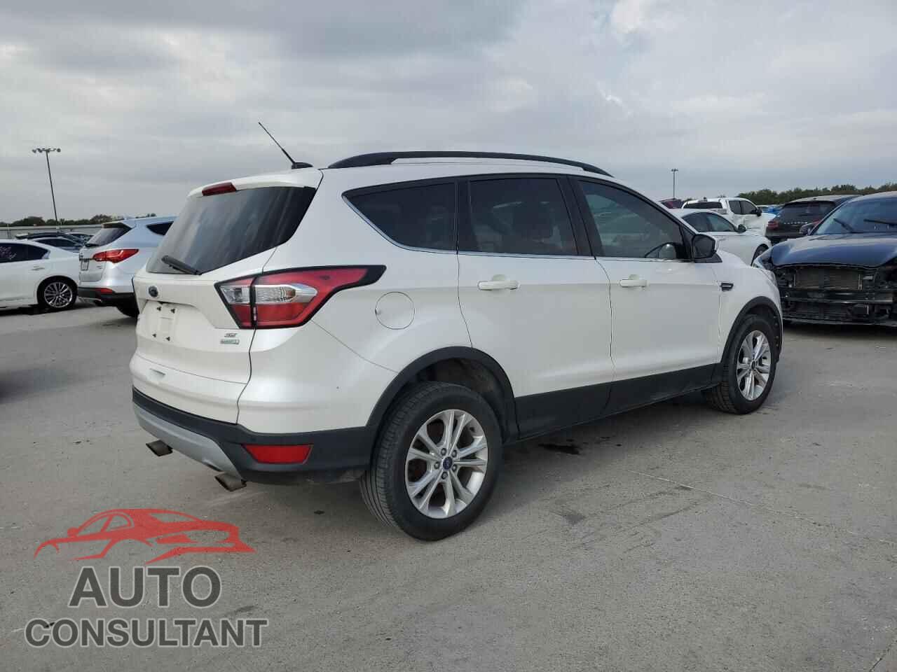 FORD ESCAPE 2017 - 1FMCU0GD9HUC47642