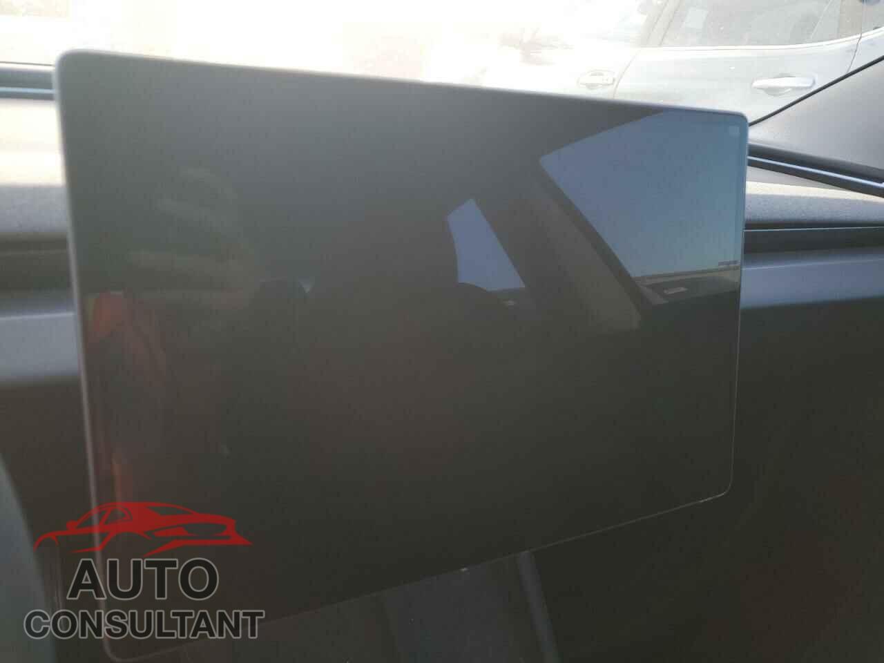 TESLA MODEL 3 2024 - 5YJ3E1EA2RF729721