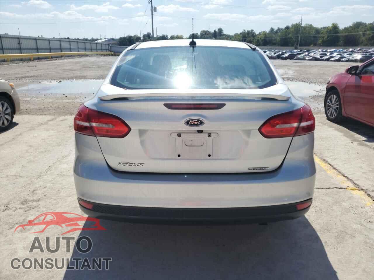 FORD FOCUS 2015 - 1FADP3E20FL366398