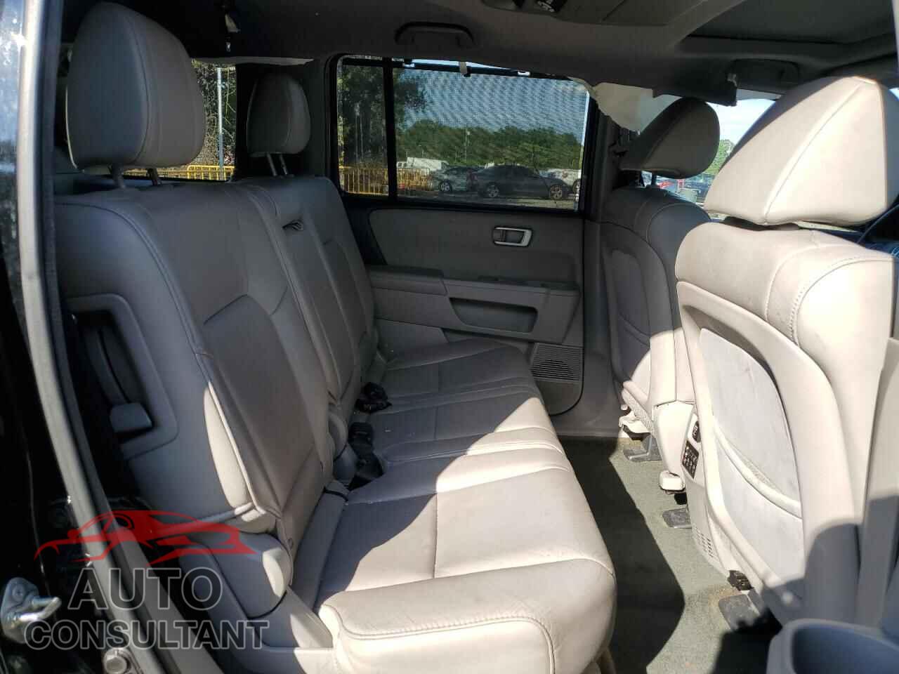 HONDA PILOT 2014 - 5FNYF4H90EB018695