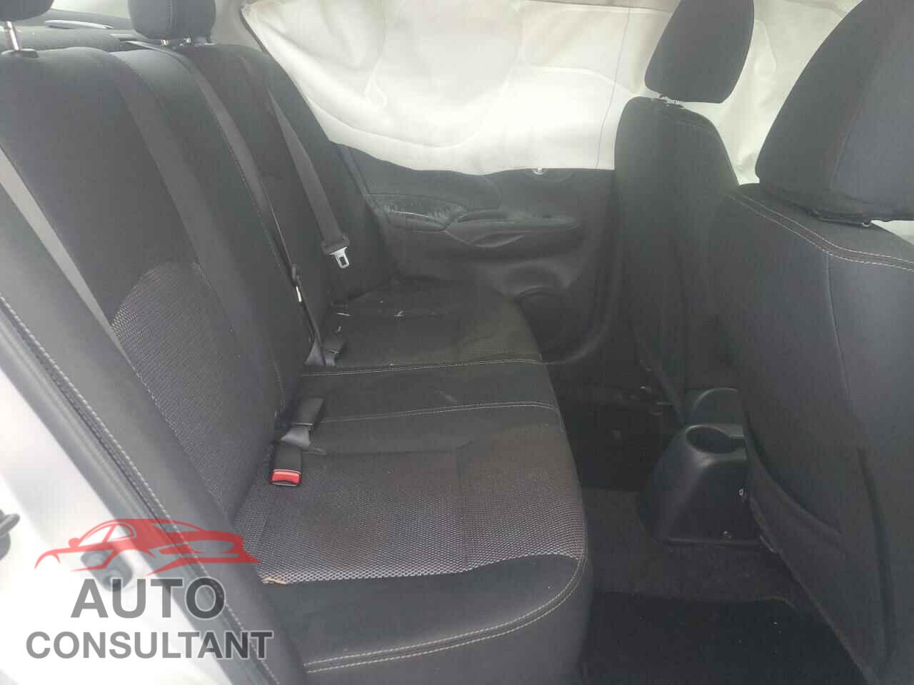 NISSAN VERSA 2019 - 3N1CN7AP3KL869395