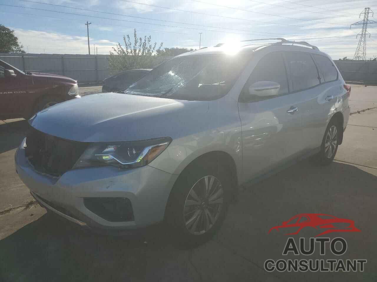 NISSAN PATHFINDER 2018 - 5N1DR2MN8JC655754