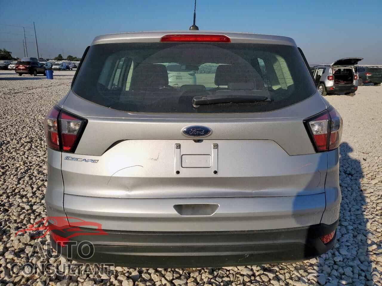 FORD ESCAPE 2017 - 1FMCU0F79HUD01954