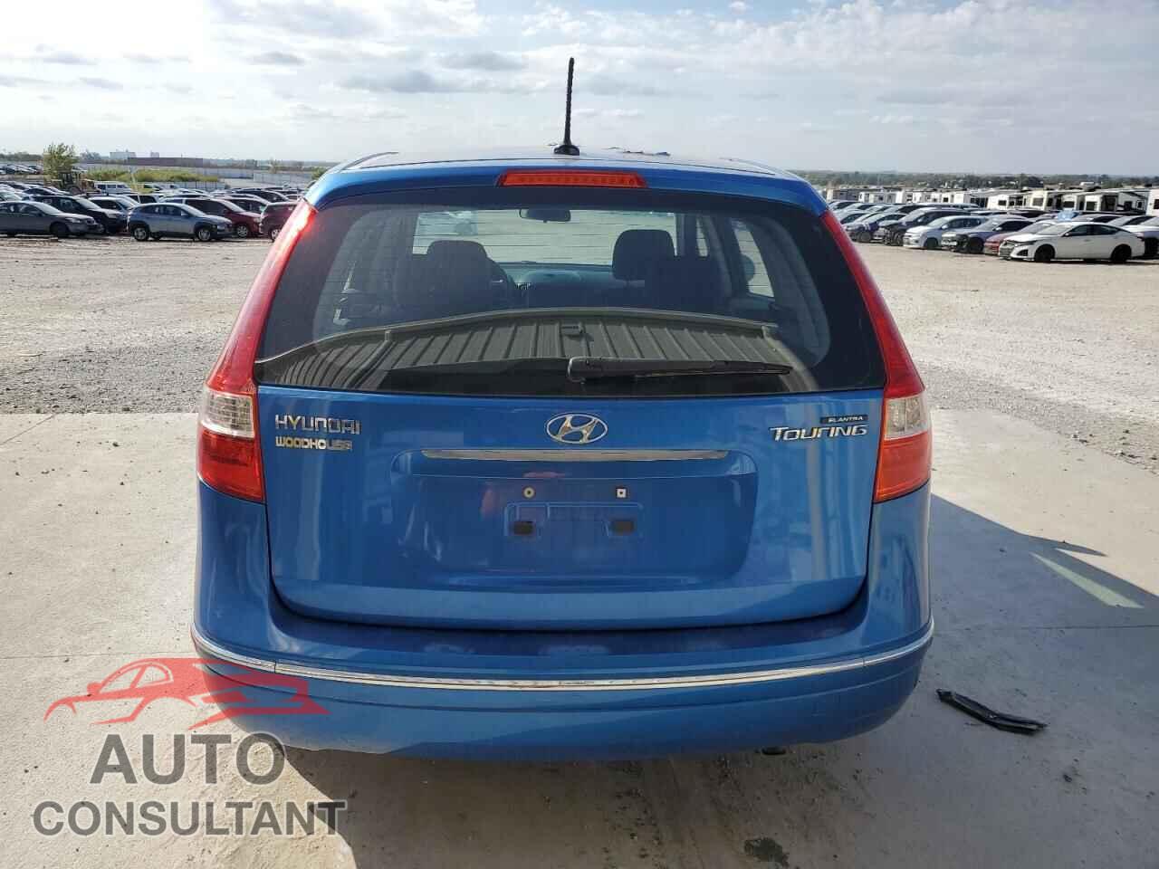 HYUNDAI ELANTRA 2011 - KMHDB8AE4BU090202