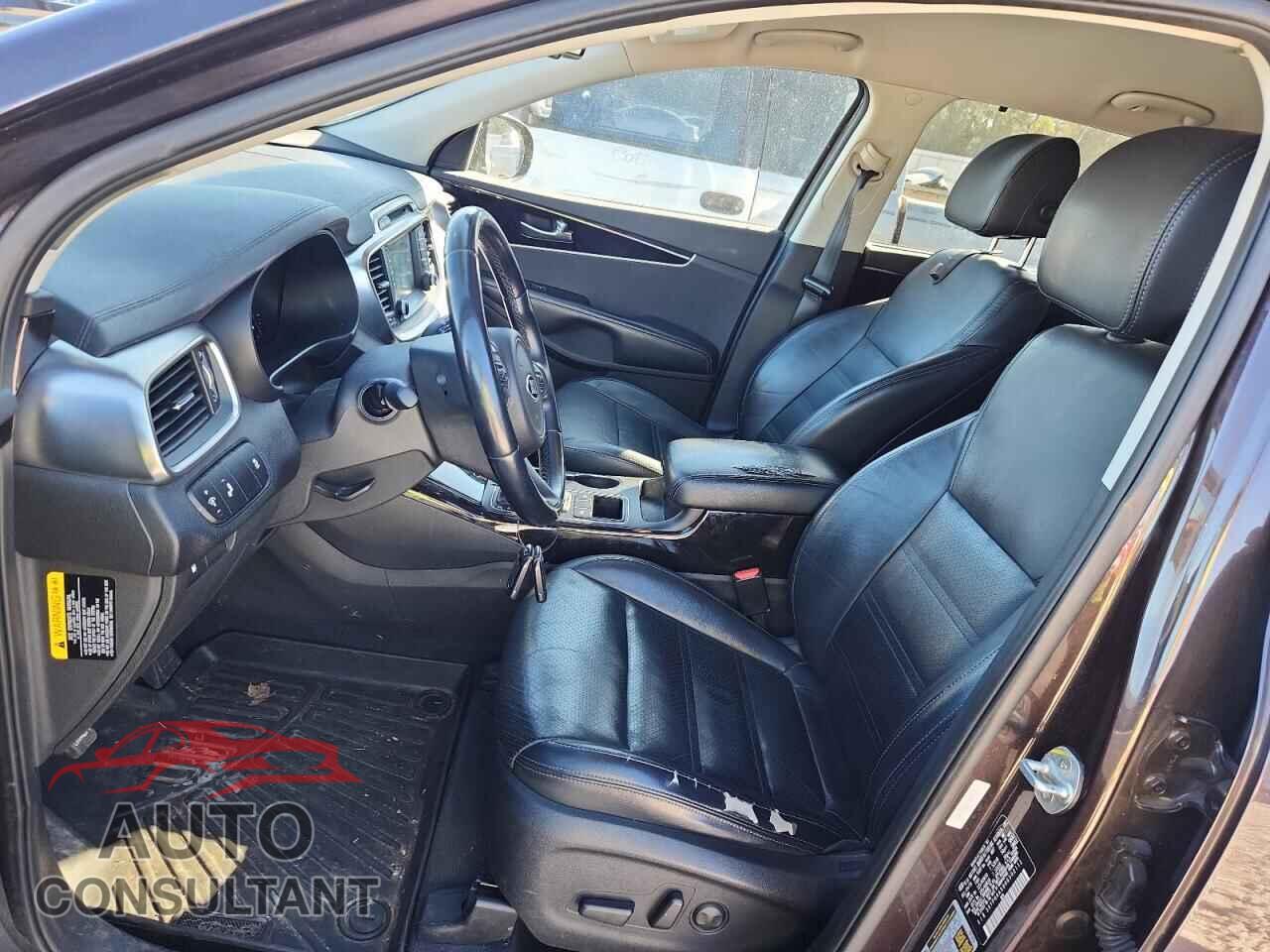 KIA SORENTO 2017 - 5XYPH4A59HG302112