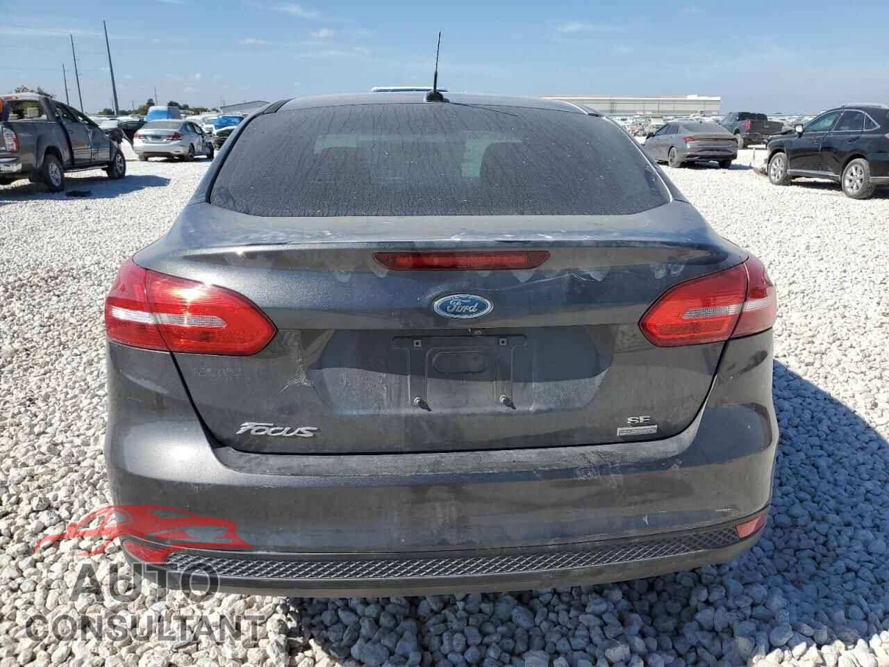 FORD FOCUS 2018 - 1FADP3FE7JL229461