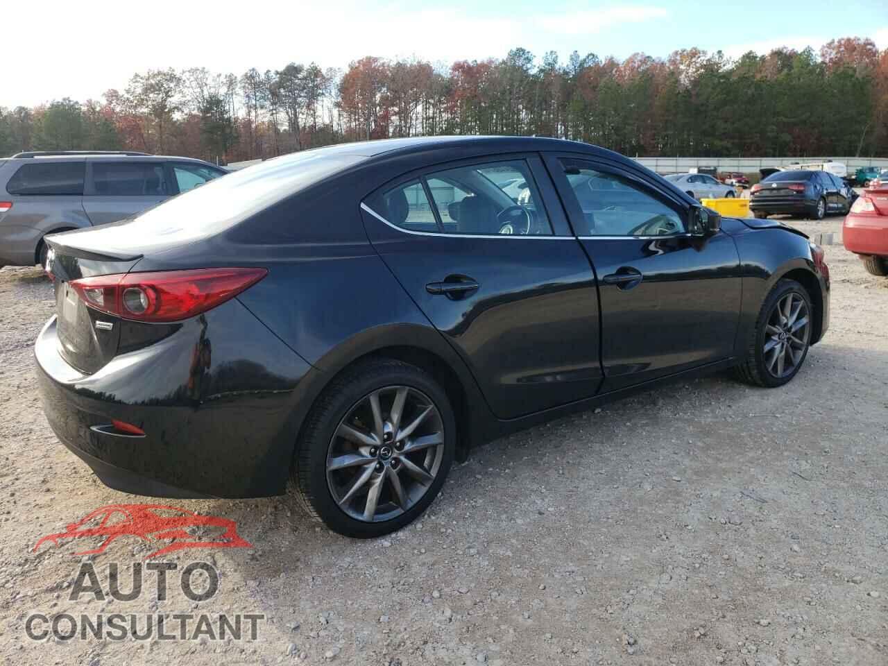 MAZDA 3 2018 - 3MZBN1V34JM158744