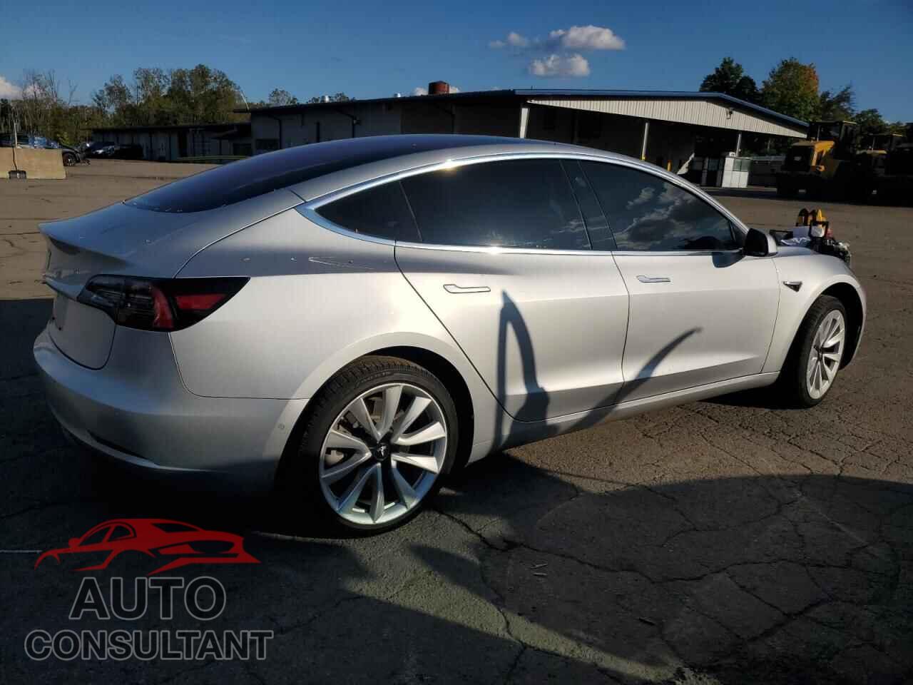 TESLA MODEL 3 2018 - 5YJ3E1EA8JF015239